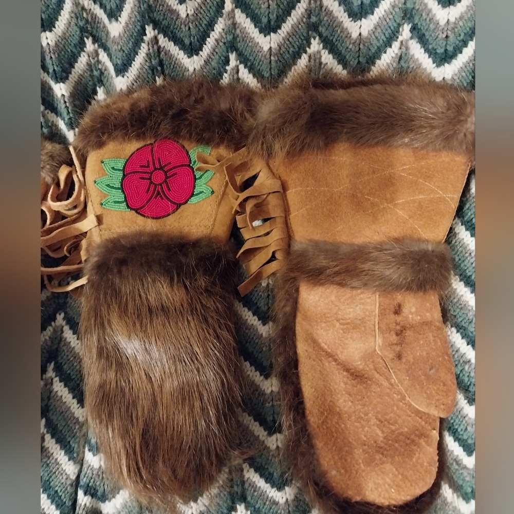 GenuineLeather and beaver fur handmade indigenous gauntlet mittens. Made in NWT.